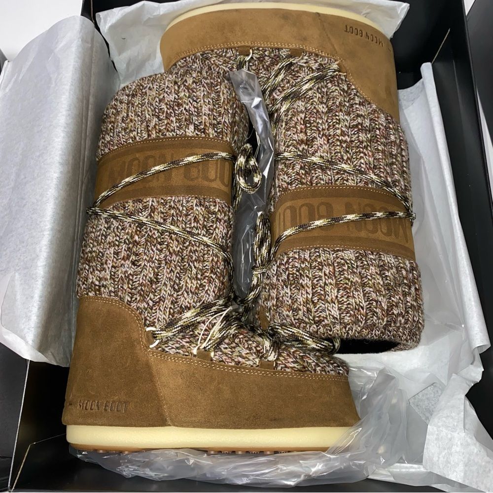 Moon Boots tall high ICON BROWN WOOL BOOTS new with Box 8/9.5 - Picture 1 of 3